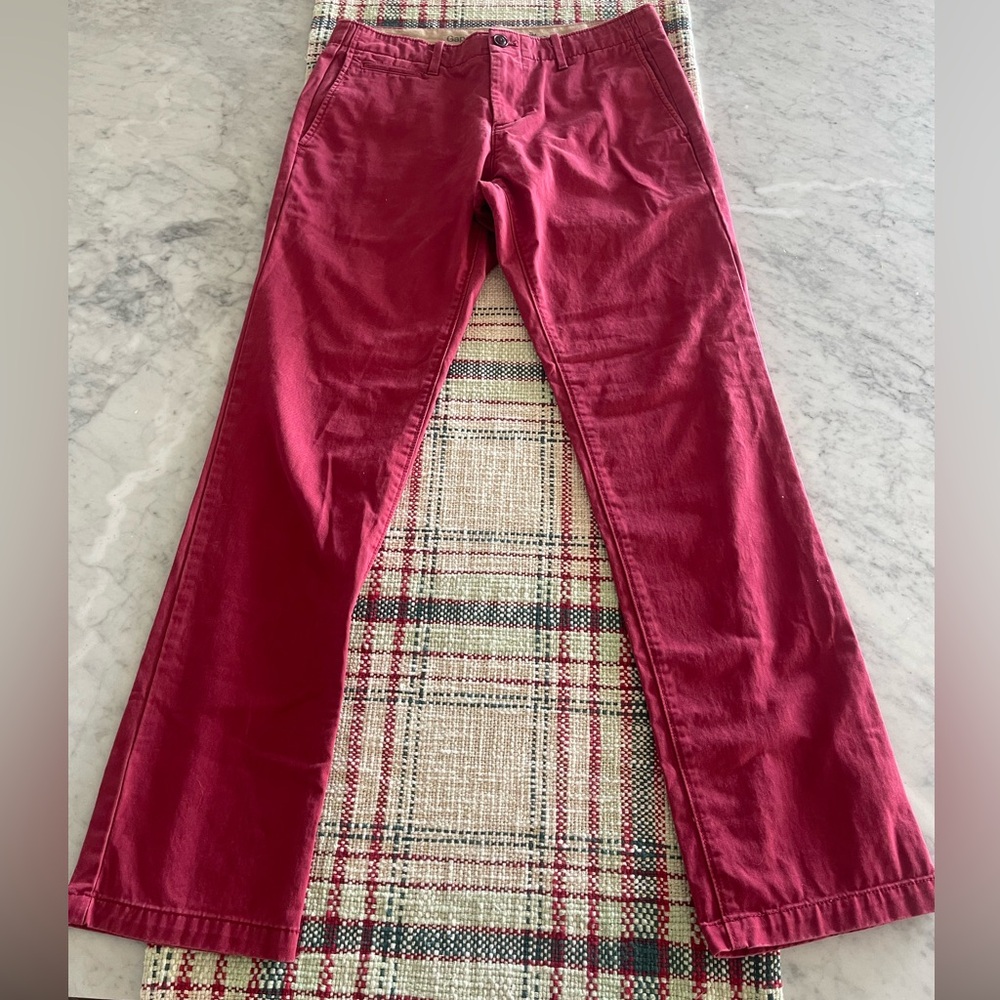 GAP Lived-in Slim Chino in “Russian Red” size 29x30 ♥️♥️